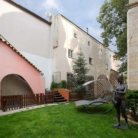 Апартаменты Monastery Gallery With Garden And Parking