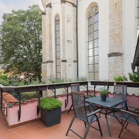Апартаменты Monastery Gallery With Garden And Parking *