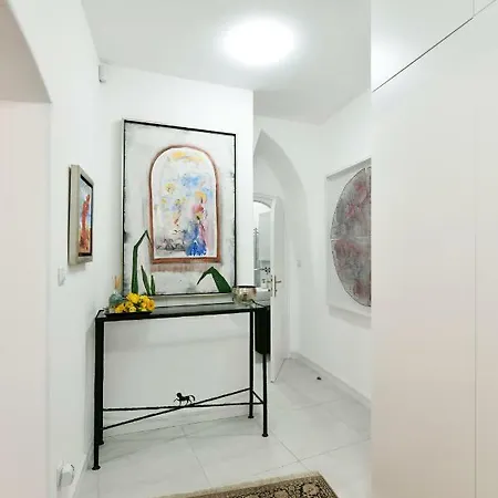 Monastery Gallery With Garden And Parking Апартаменты