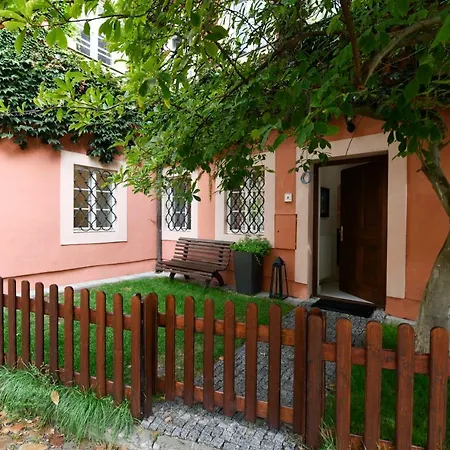 Monastery Gallery With Garden And Parking Daire